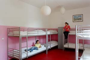 Bed in a 6 person dormitory with private facilities